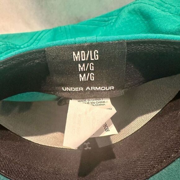 Under Armour Curved Brim Logo Fitted Blitzing Cap Green Medium-Large - Picture 3 of 3